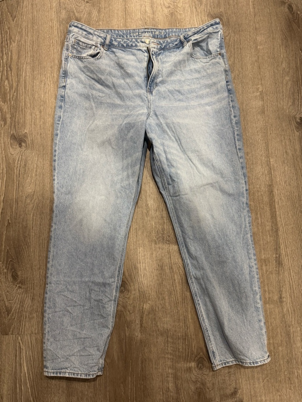 American Eagle Light Wash Mom Jeans - Picture 1 of 4